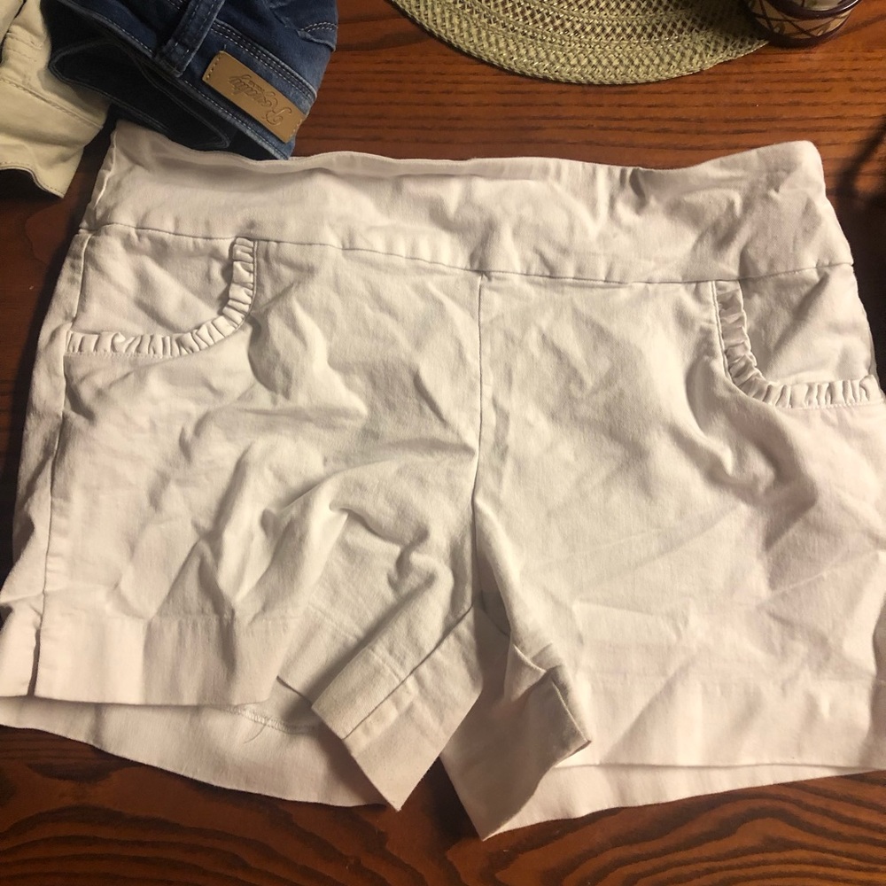 White stretch shorts size 12 crown and ivy